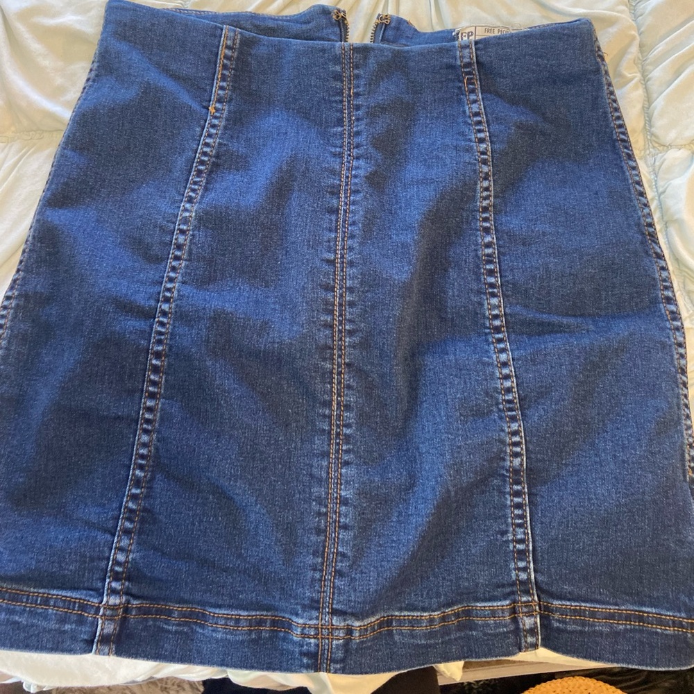 Free people skirt - fits like a size 6